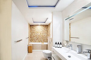 Airbnb JBR - Toilet Airbnb JBR - Toilet